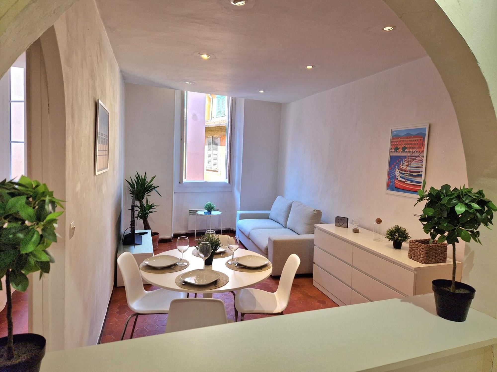 Sublime 4p Classe Dans Le Vieux-nice Lejlighed *